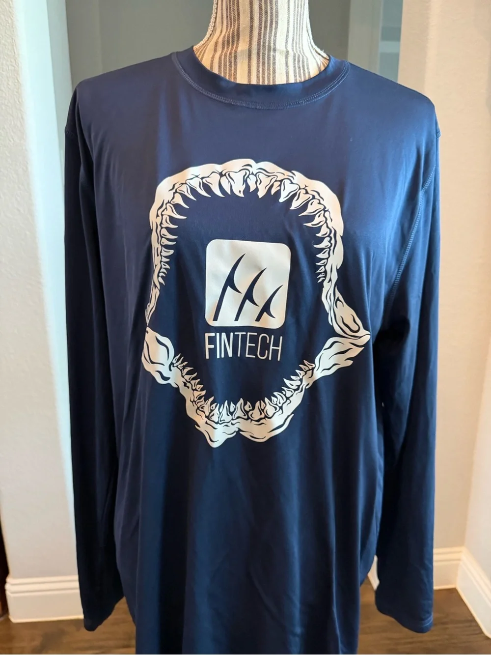 FinTech Men’s Long-Sleeve Navy Swim Rash Guard medium